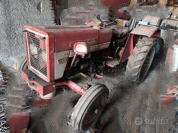  trattore McCormick International 323