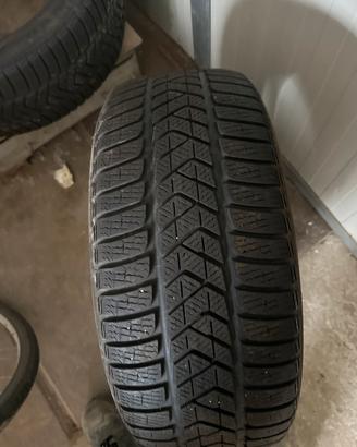 Gomme invernali Pirelli 225/50-R17