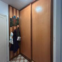 mobile di pregio con ante scorrevoli 