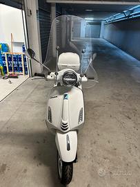 Vespa primavera 125-pari al nuovo km 140+accessori
