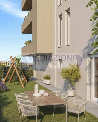 Appartamento di 101 m² con più di 5 locali e box a