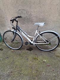 bici da passeggio da sistemare  20 eur