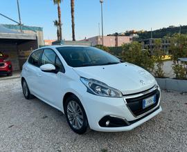 Peugeot 208 PureTech 82 5 porte Allure