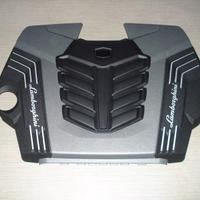 Copertura Motore Lamborghini Urus con logo V8