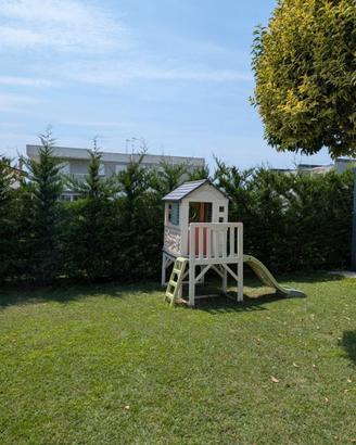Casetta Smoby con palafitta