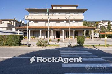 Casa indipendente di 1200 m² con più di 5 locali a