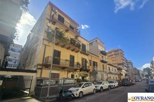 STRASBURGO: APPARTAMENTO P. TERRA CON ESTERNO