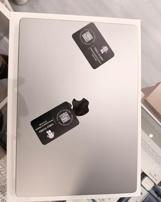 MacBook pro 16 2023 16GB RAM 1TB SSD M2 pro