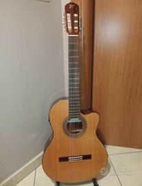 Chitarra classica Yose Torres elettrificata