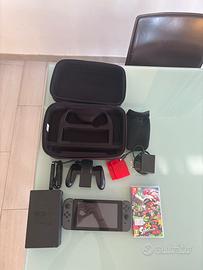 Nintendo Switch con Scatola gioco e Accessori
