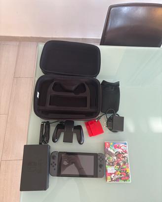 Nintendo Switch con Scatola gioco e Accessori