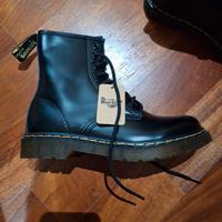 Anfibi donna nuovi