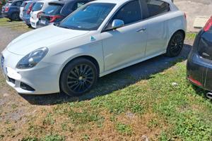 Alfa romeo giulietta quadrifoglio