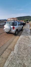 toyota rav4 con motore da sostituire.
