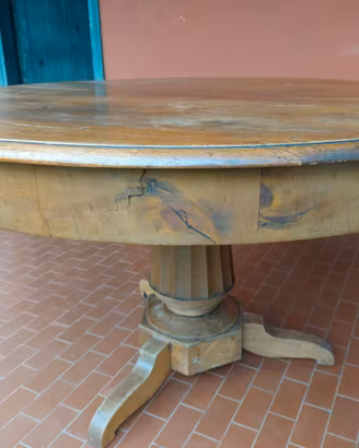 Tavolo di pregio antico in noce