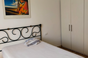 Ampia camera Careggi libera da subito