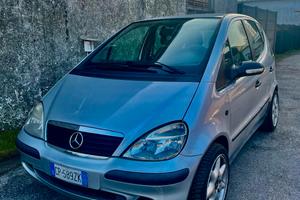 Mercedes Classe A NEOPATENTATI 