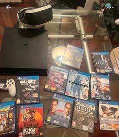 Play 4 Pro + 10  giochi + 2 controller + visore VR