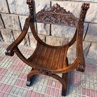 Antica sedia rinascimentale intagliata in legno