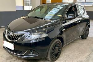 LANCIA Ypsilon 1.2 69 CV 5 porte GPL Silver PREZ