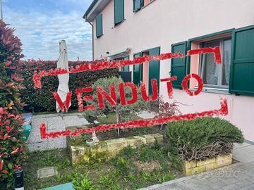 Casa indipendente di 144 m² con 5 locali e box aut