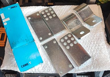 Came accessori staffe a saldare per 2 Motori