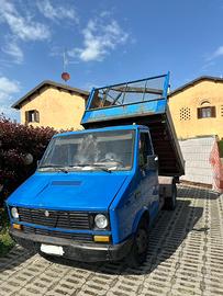 Alfa Romeo  ar8 1988