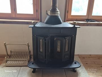 Stufa a legna in ghisa