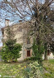Porzione di rustico con terreno di pertinenza