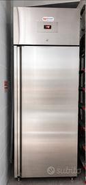 CONGELATORE ARMADIATO 700l