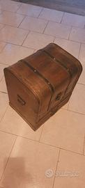 Piccolo forziere in legno