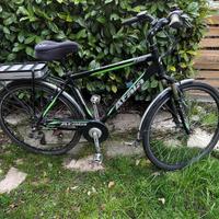 Bicicletta con pedalata assistita