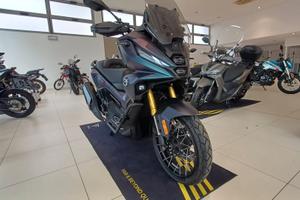 Voge SR 450 X - l'unico BICILINDRICO