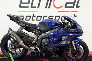 Noleggio yamaha r6 uso pista /gare