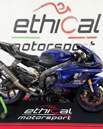 Noleggio yamaha r6 uso pista /gare