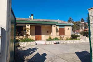 Villa indipendente mq 900