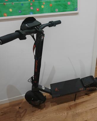 Momopattino Kukirin G4 
