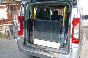Auto trasporto disabili