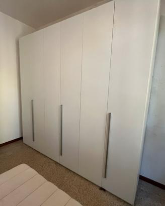 Armadio 6 ante bianco effetto legno