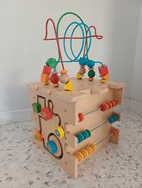 Gioco in legno interattivo
