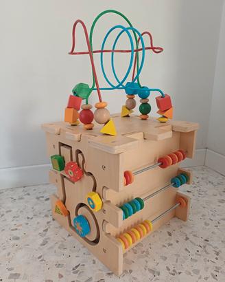 Gioco in legno interattivo