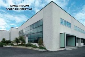 Immobile di 1680 m² con 1 locale a Campi Bisenzio