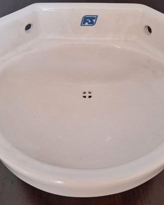 Piccolo lavabo vintage in ceramica bianca Marchio