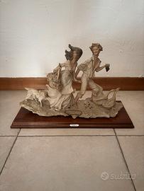 Statua in porcellana di Capodimonte / V. Cortese