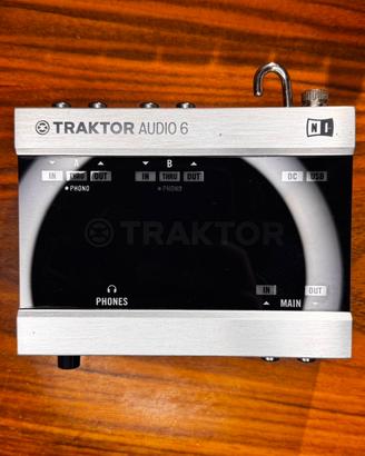 Traktor Scratch A6