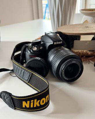 NIKON D3100 / Obiettivo 18-55 / borsa