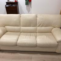 Coppia di divani in eco pelle