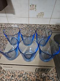 6 bicchieri in vetro di color azzurro