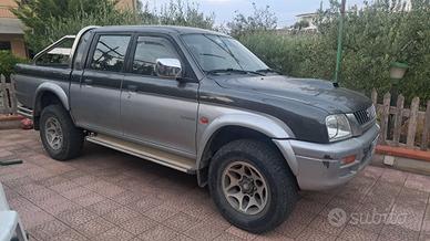 mitsubishi L 200 anno 2000