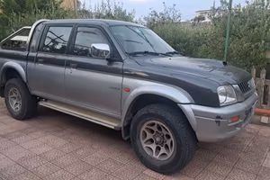 mitsubishi L 200 anno 2000